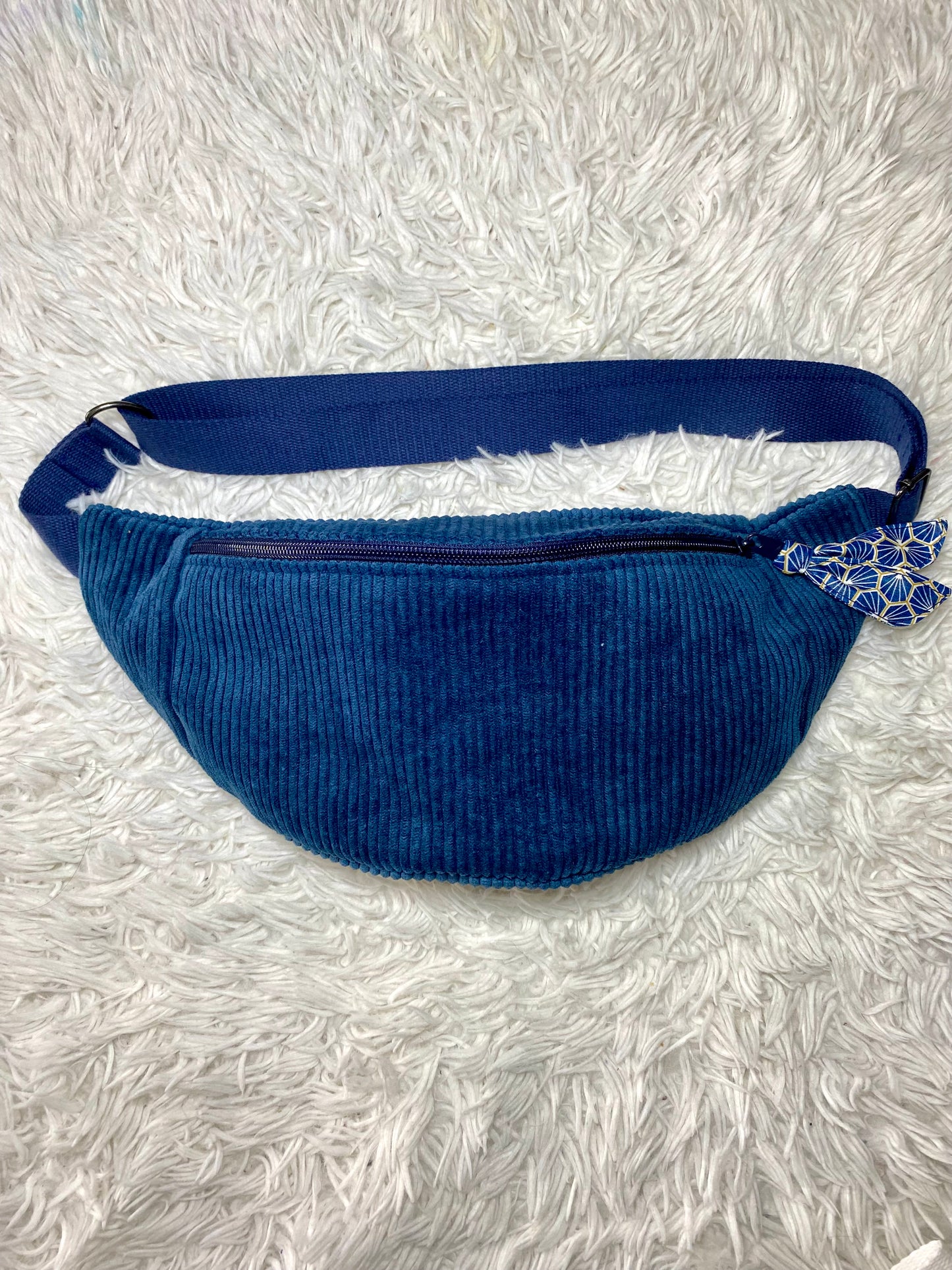 Sac banane velours côtelé bleu marine