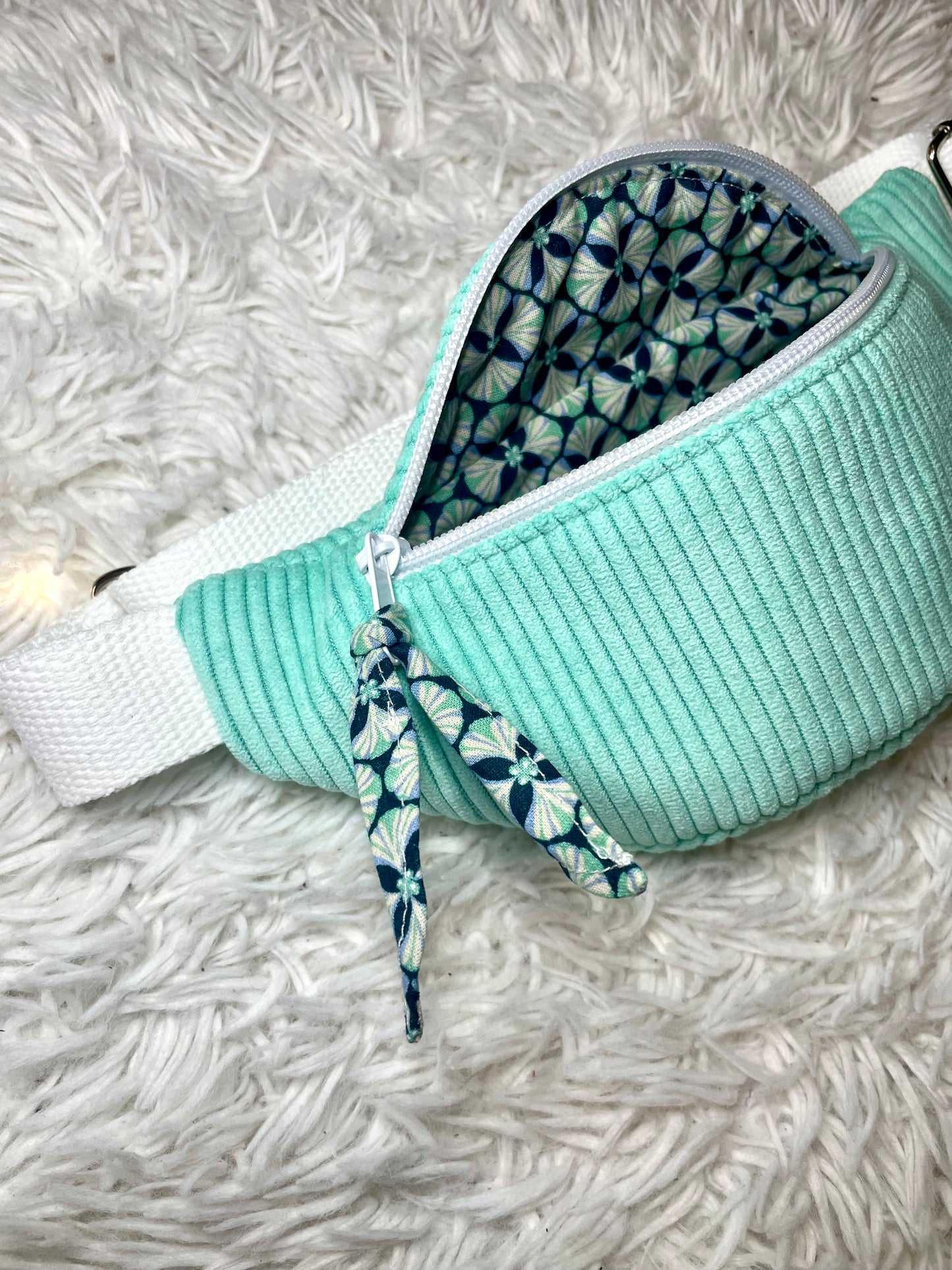 Sac banane enfant velours côtelé vert menthe