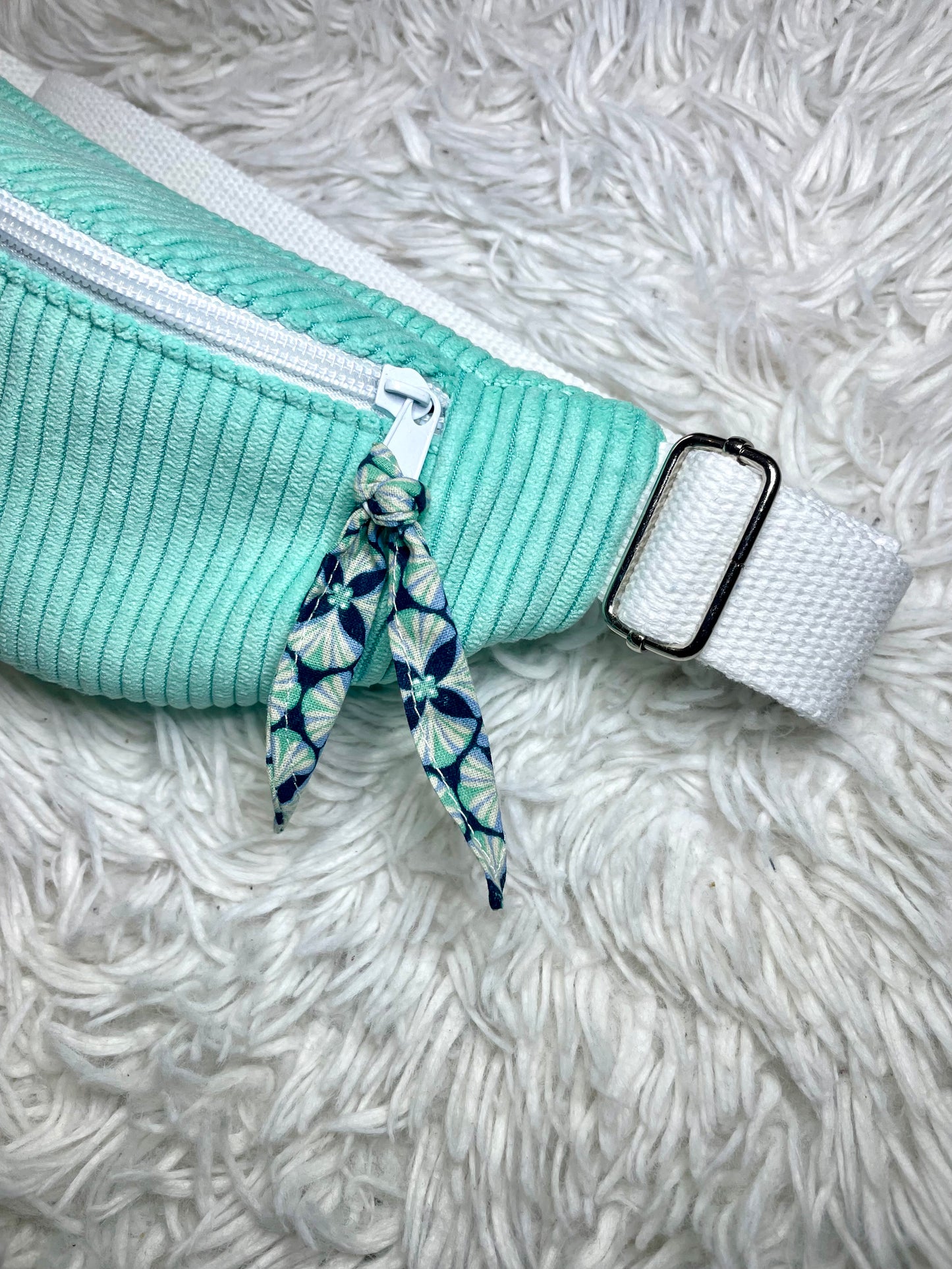 Sac banane enfant velours côtelé vert menthe