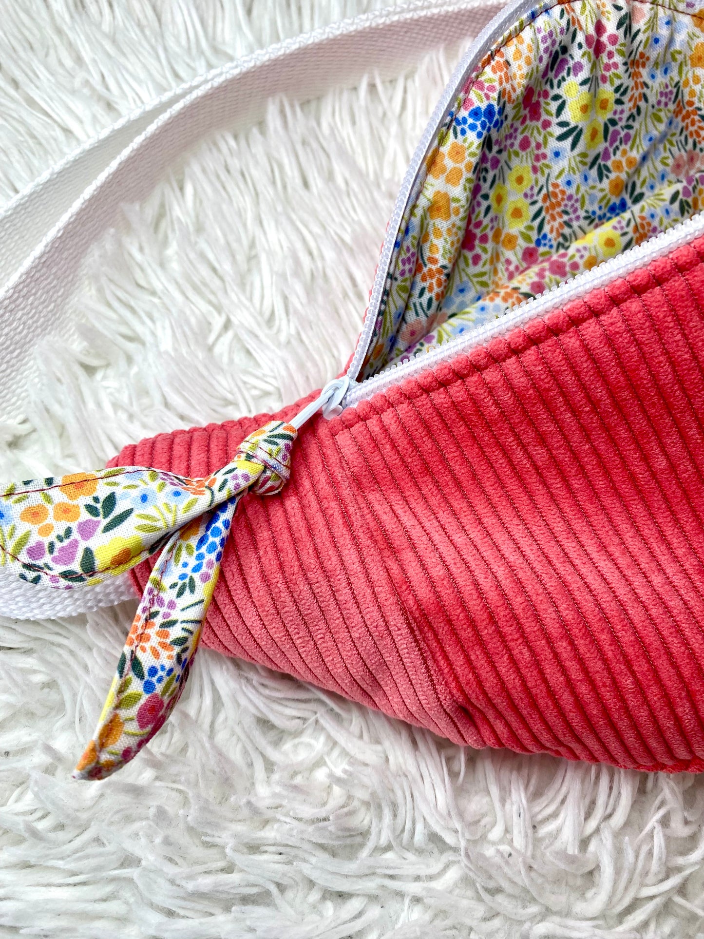 Sac banane velours côtelé rose bonbon