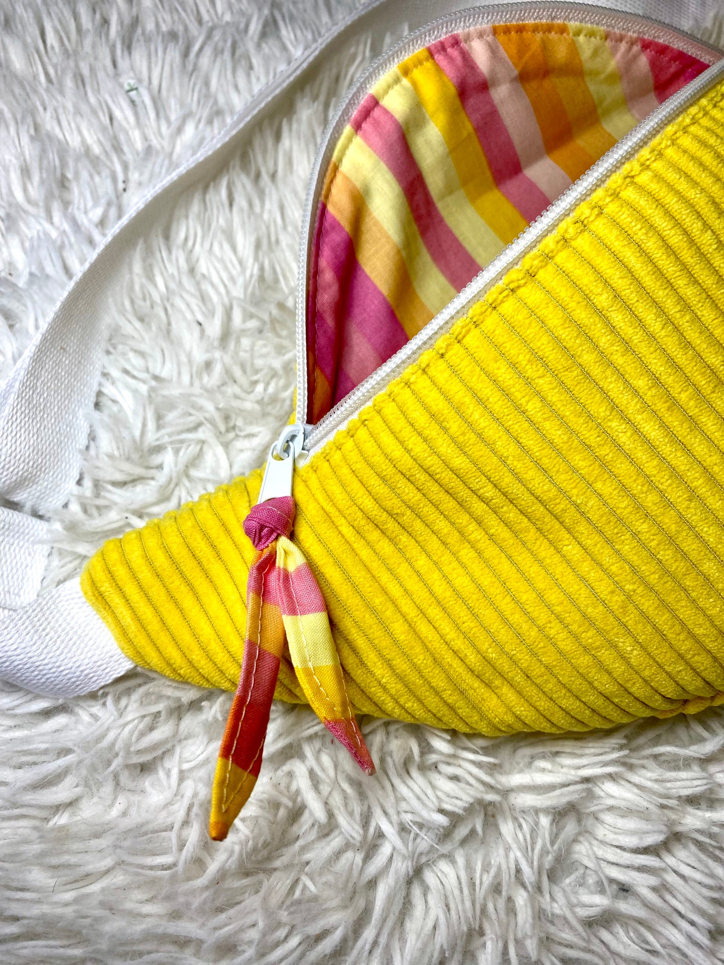 Sac banane velours côtelé jaune citron