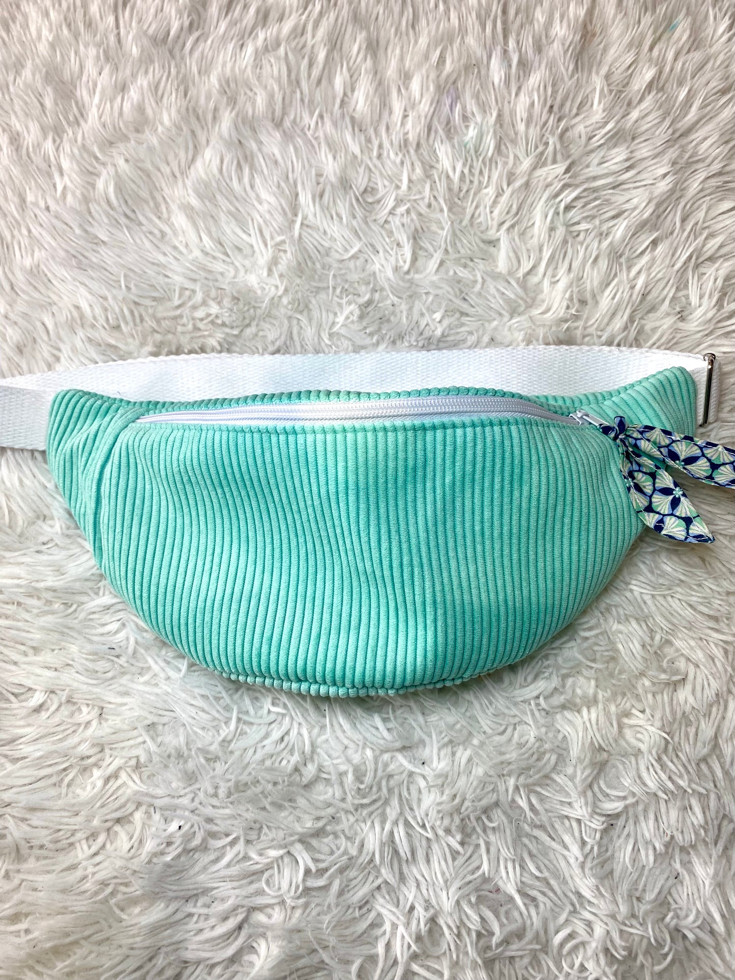 Sac banane velours côtelé vert menthe
