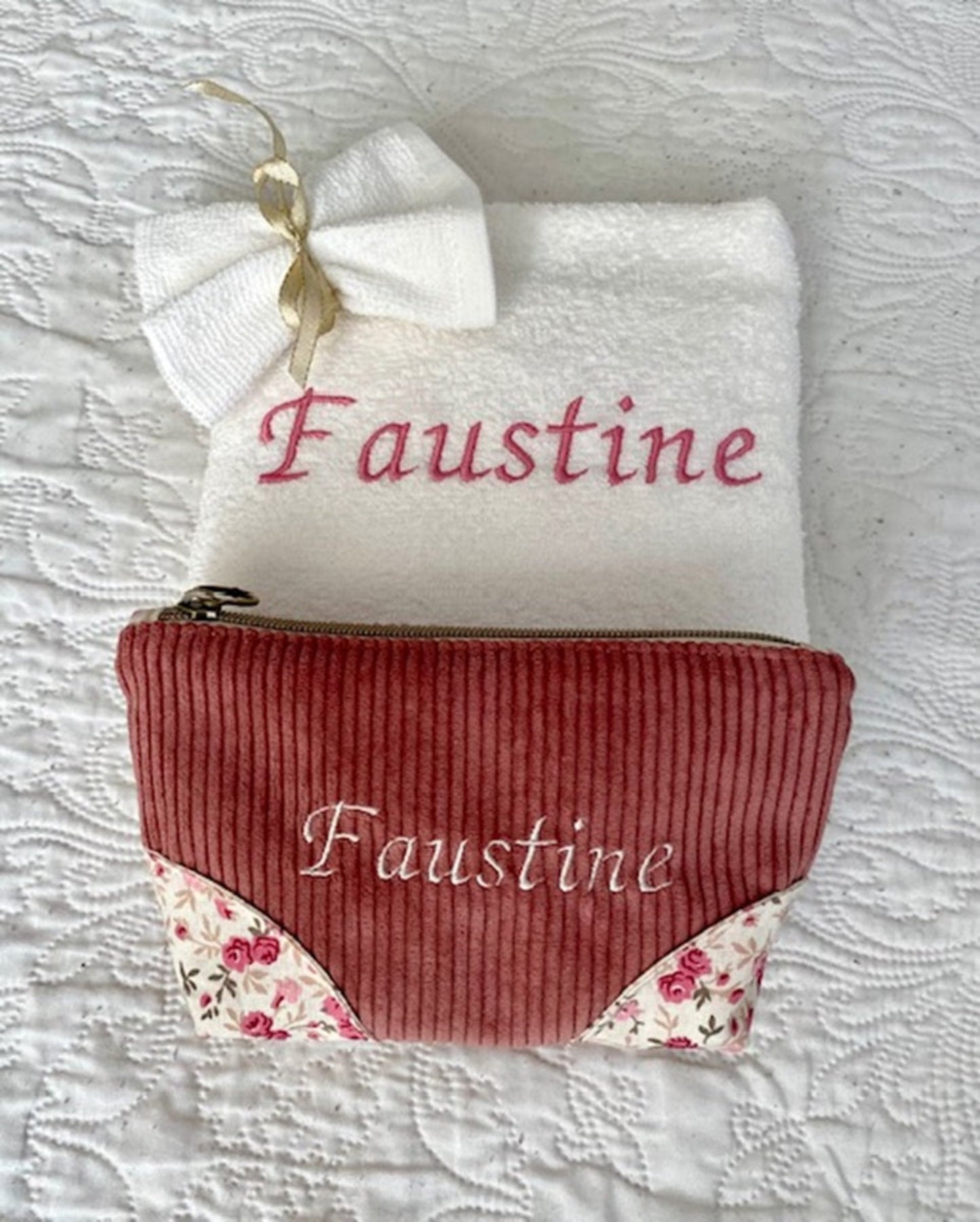 Ensemble cadeau serviette et trousse