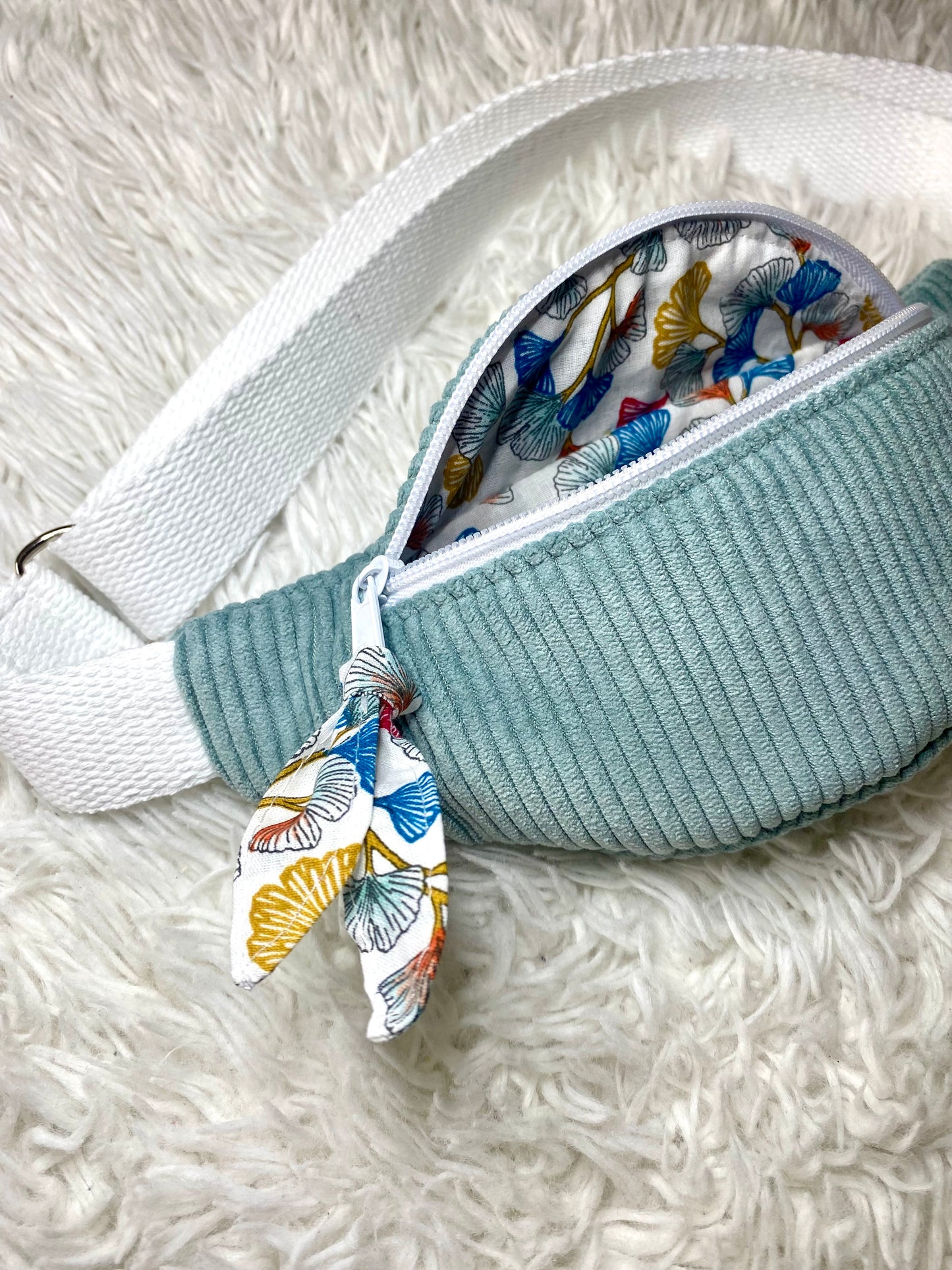 Sac banane enfant velours côtelé bleu ciel
