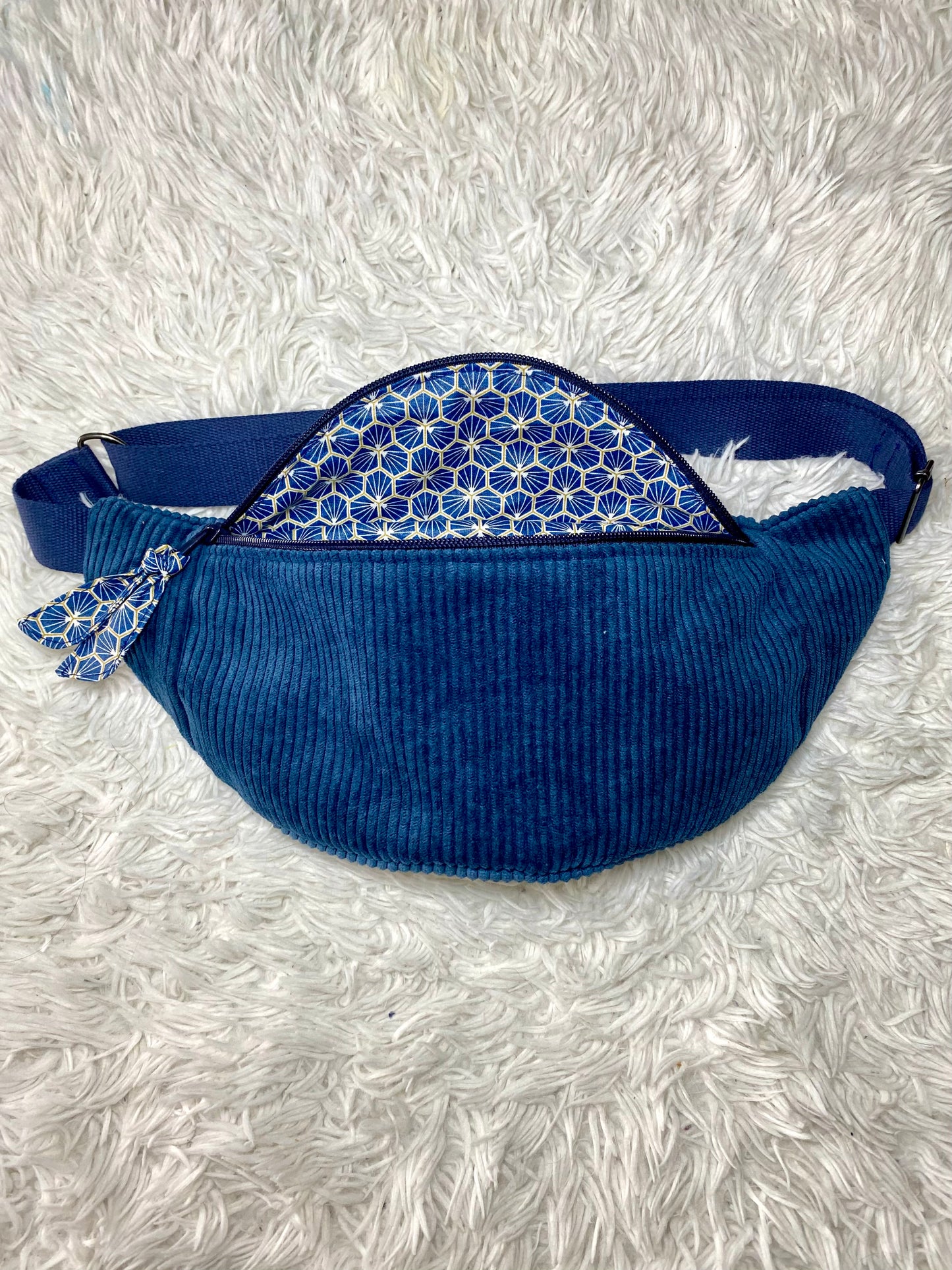 Sac banane velours côtelé bleu marine