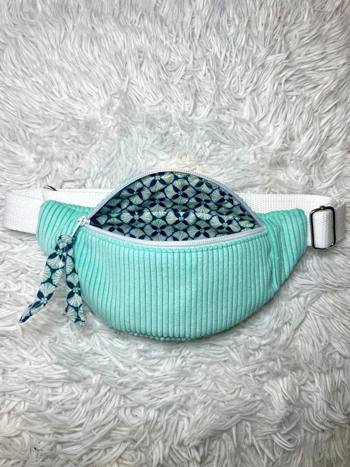 Sac banane enfant velours côtelé vert menthe
