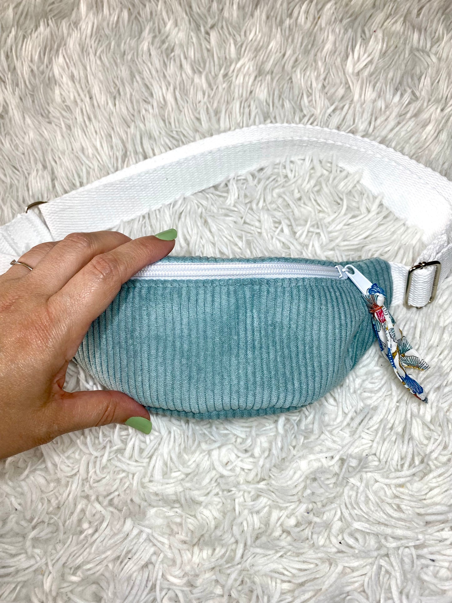 Sac banane enfant velours côtelé bleu ciel