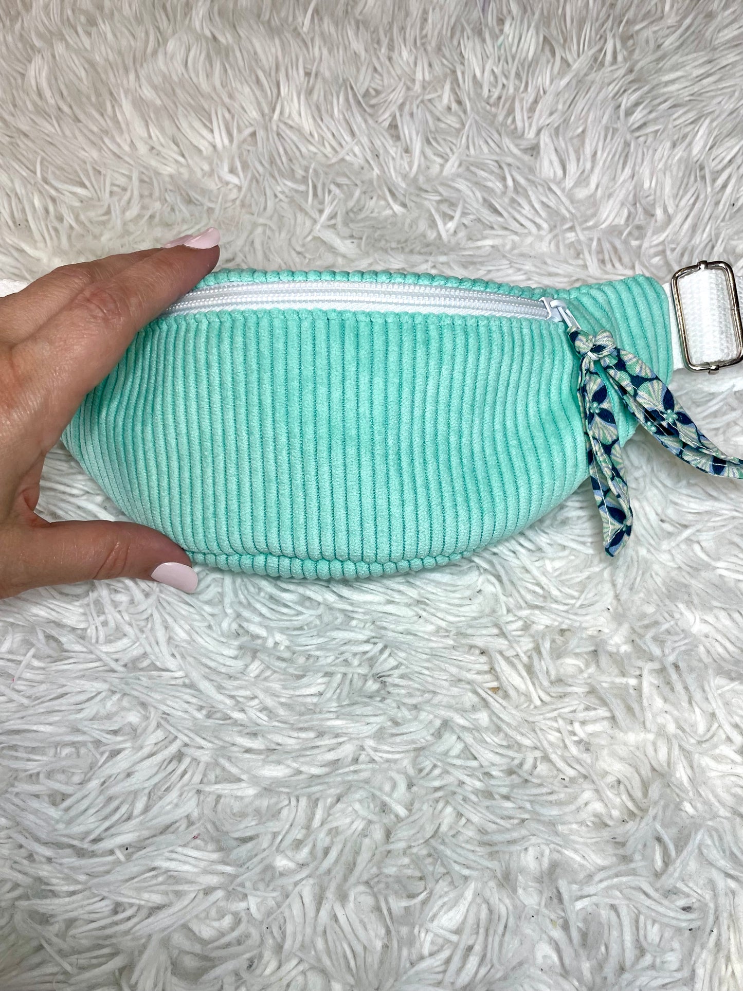 Sac banane enfant velours côtelé vert menthe