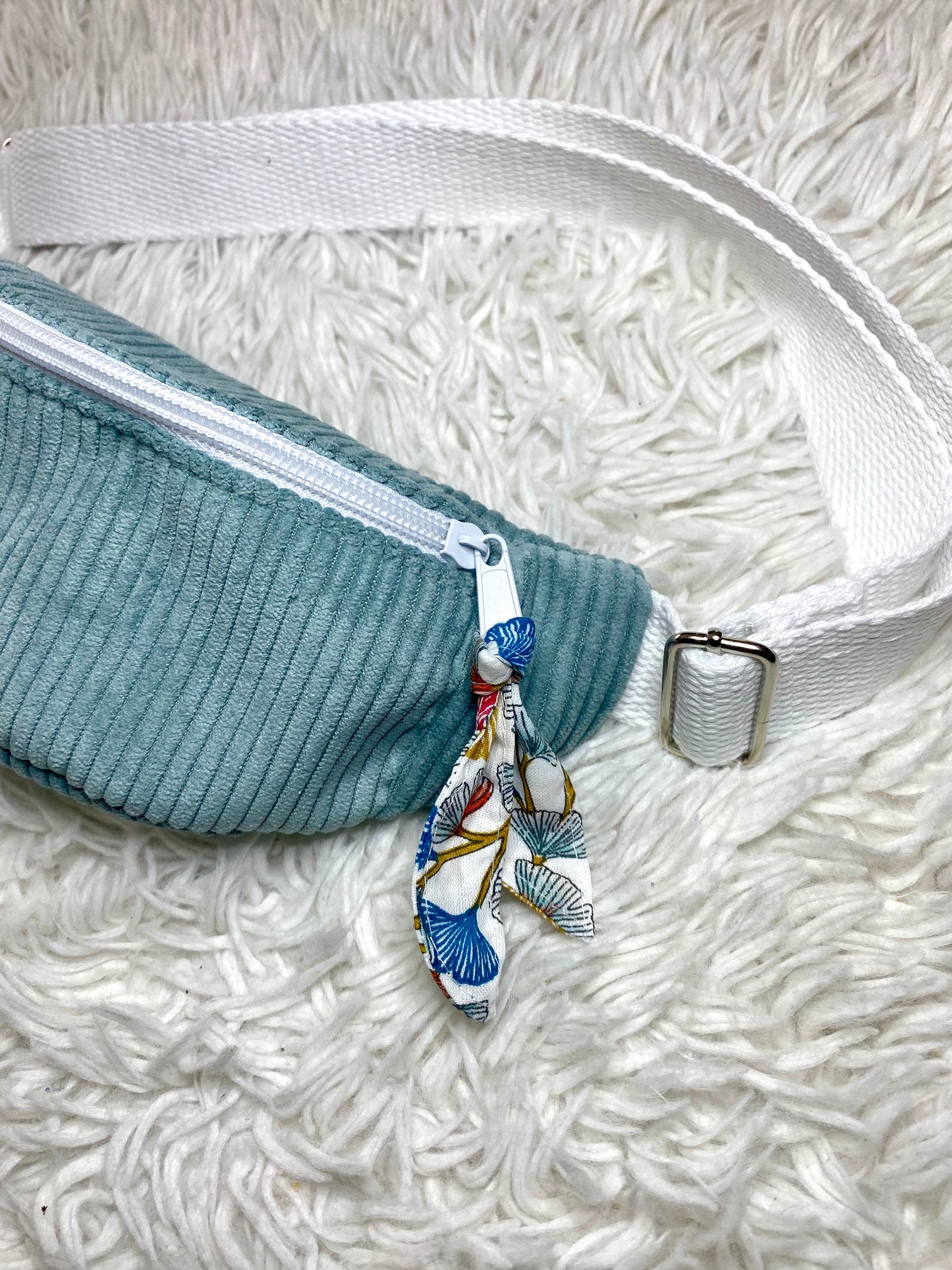 Sac banane enfant velours côtelé bleu ciel