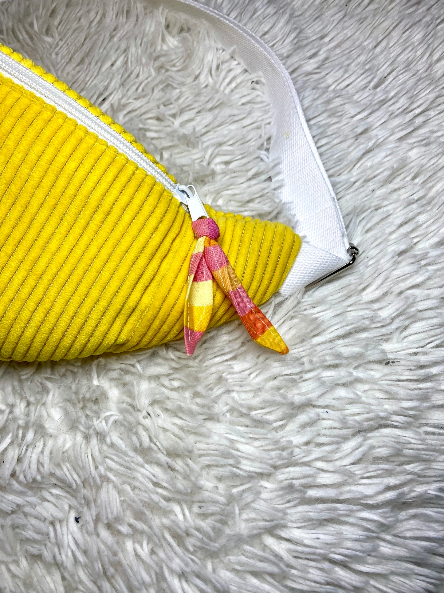 Sac banane velours côtelé jaune citron