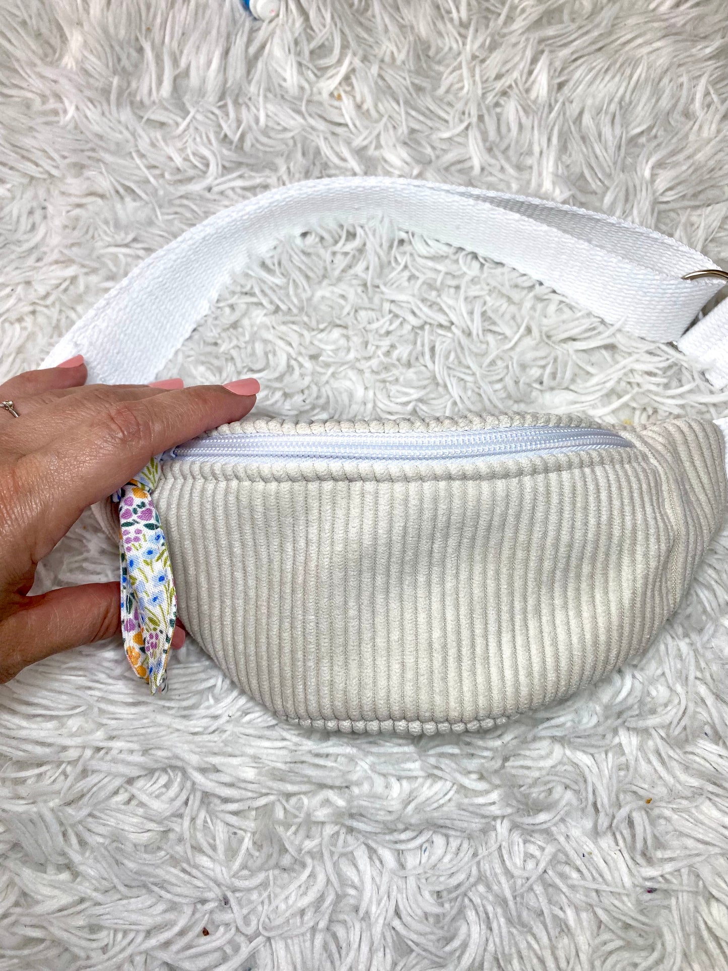 Sac banane enfant velours côtelé blanc cassé
