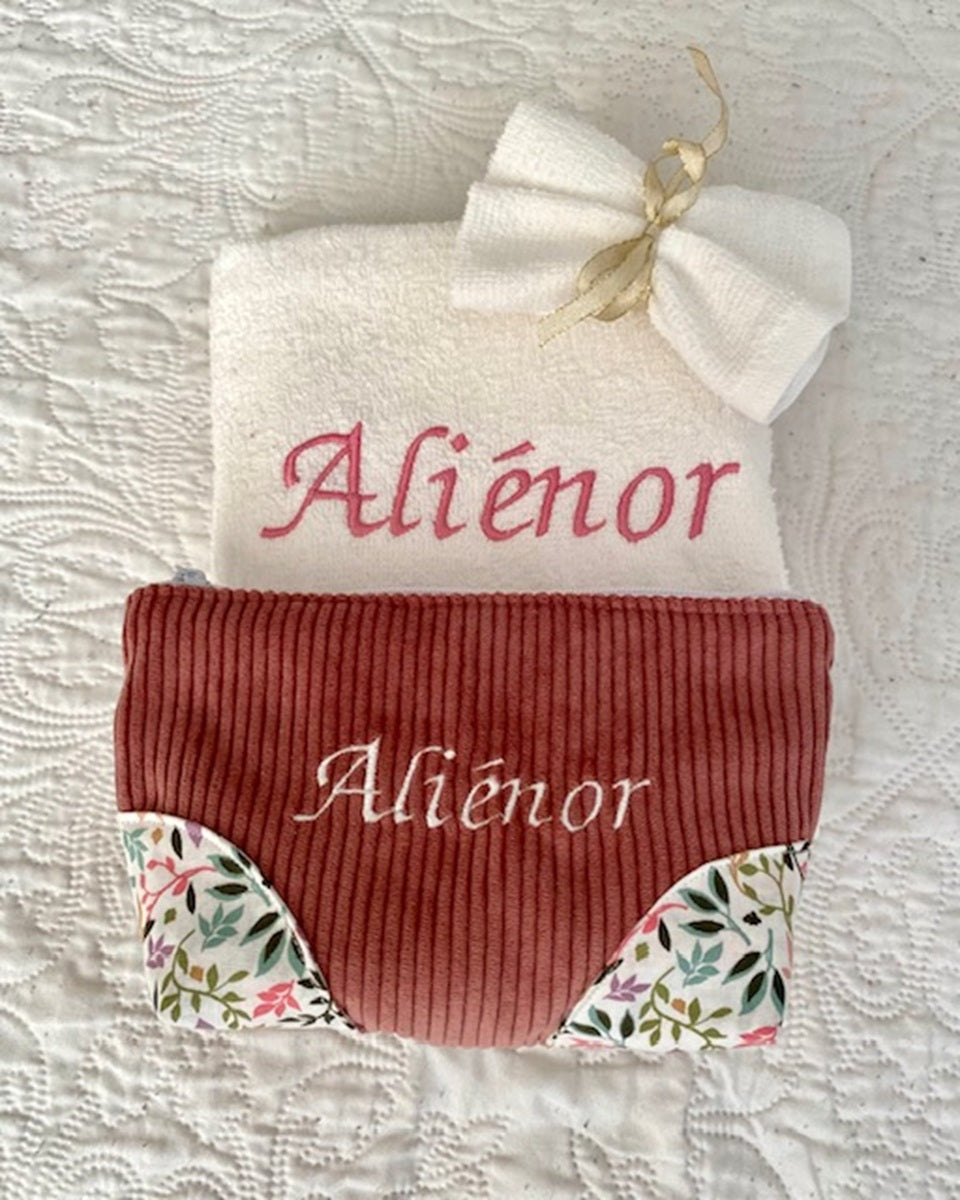 Ensemble cadeau serviette et trousse